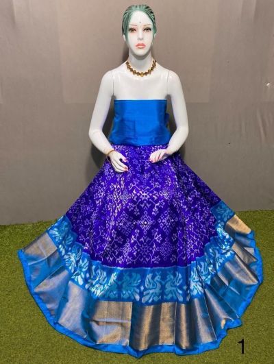 PSRGFSLG5Y11SZDC14- Free Size Ikat Silk Lehenga
