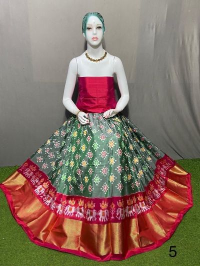PSRGFSLG5Y11SZDC11- Free Size Ikat Silk Lehenga