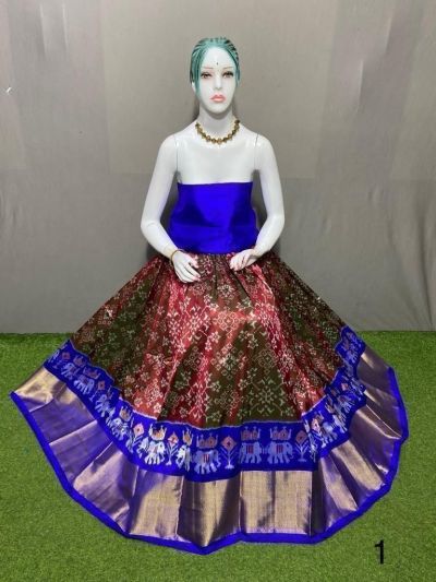 PSRGFSLG5Y11SZDC27- Free Size Ikat Silk Lehenga