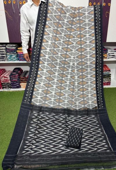 PSRGICTS5A07INCC09- Ikat cotton saree