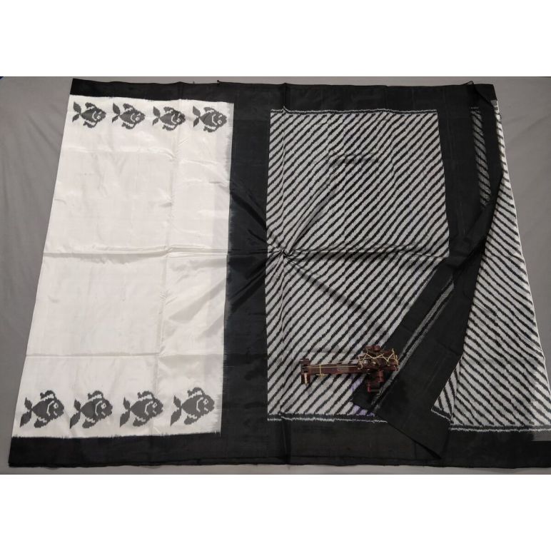 PALUIDSS5Y06BSCD24- Ikat silk saree