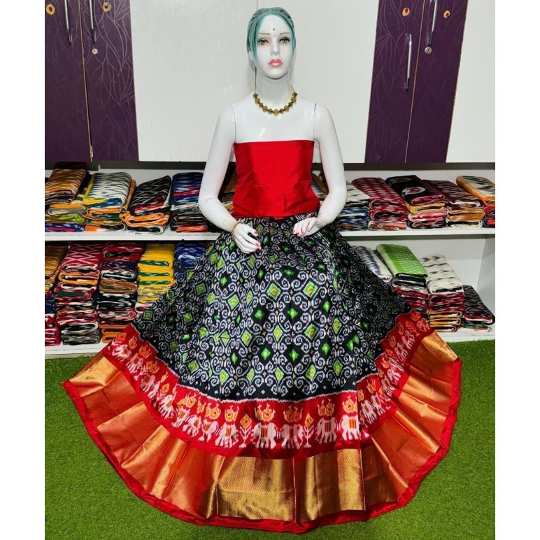 PSRGFSLG5Y11SZDC18- Free Size Ikat Silk Lehenga