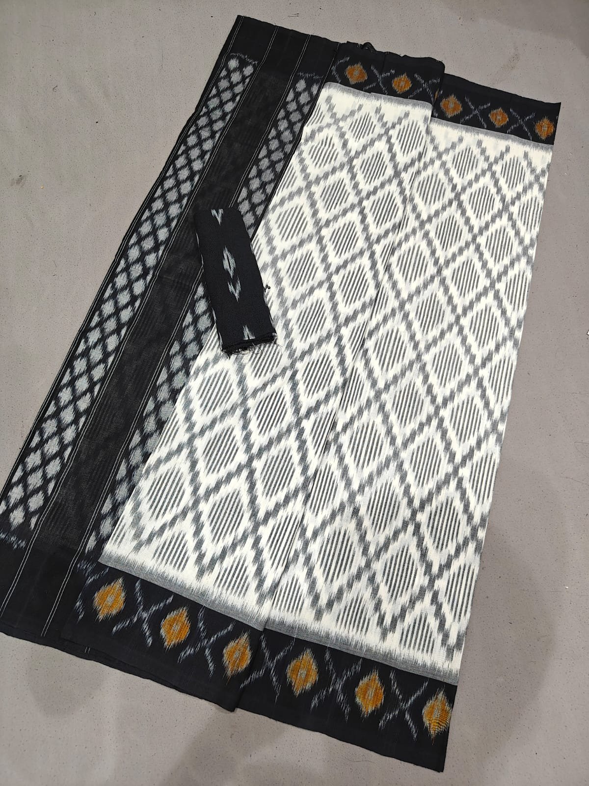 Cotton Saree - PGMRY29-ICTSDZDCD-19