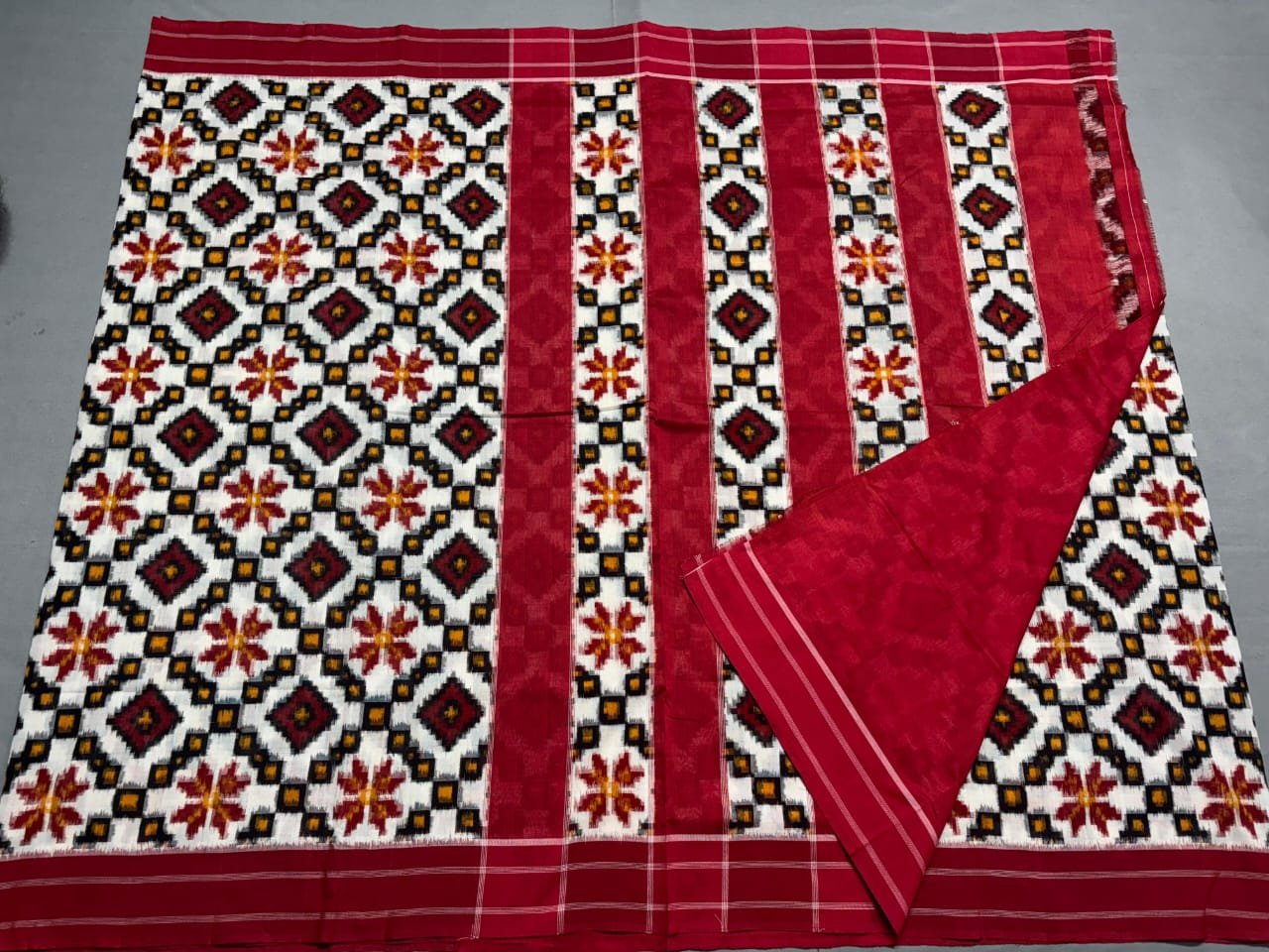 Cotton Saree - PSSIY26-DICSDSBCC-07