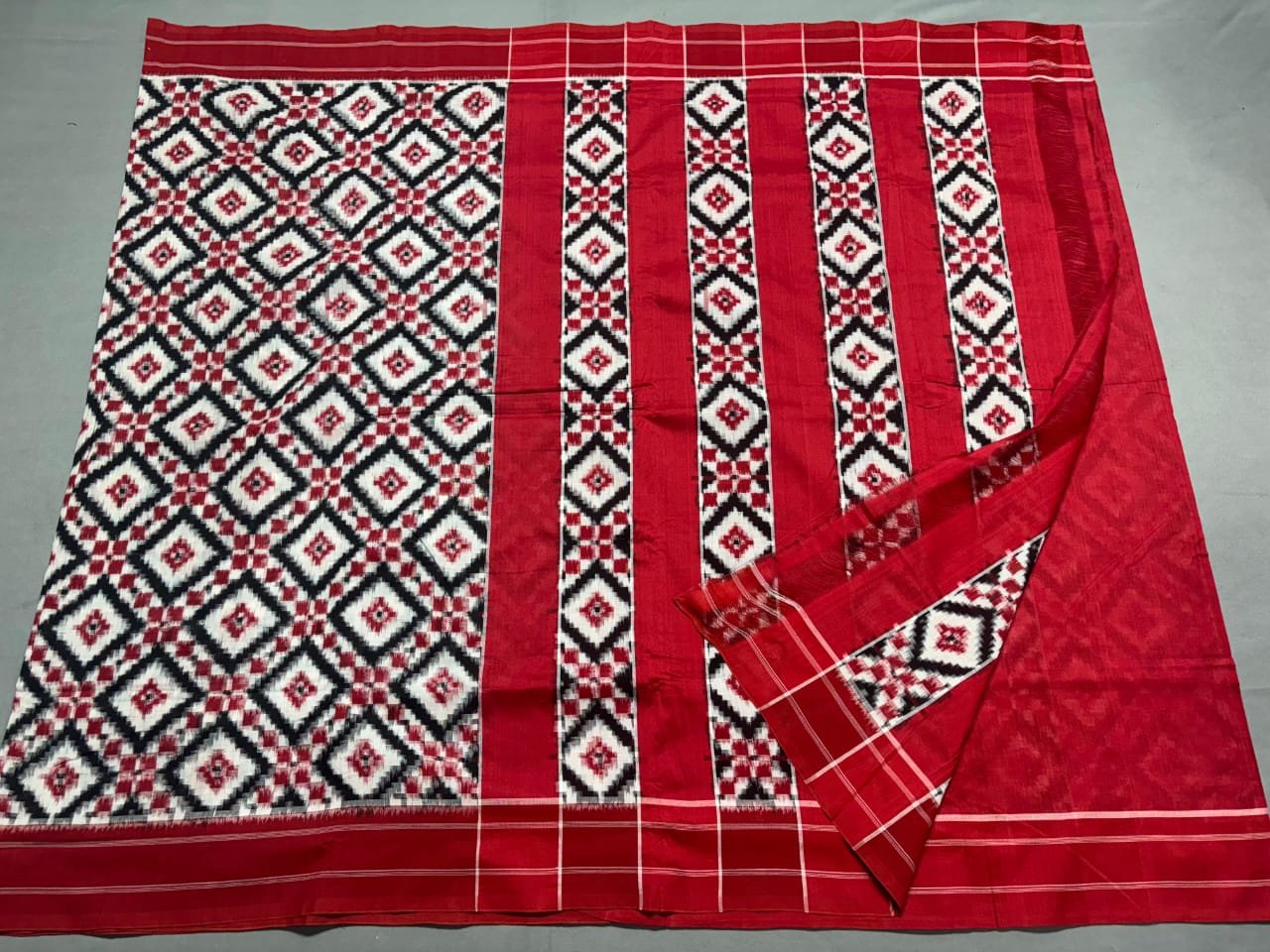 Cotton Saree - PSSIY26-DICSDSBCC-10