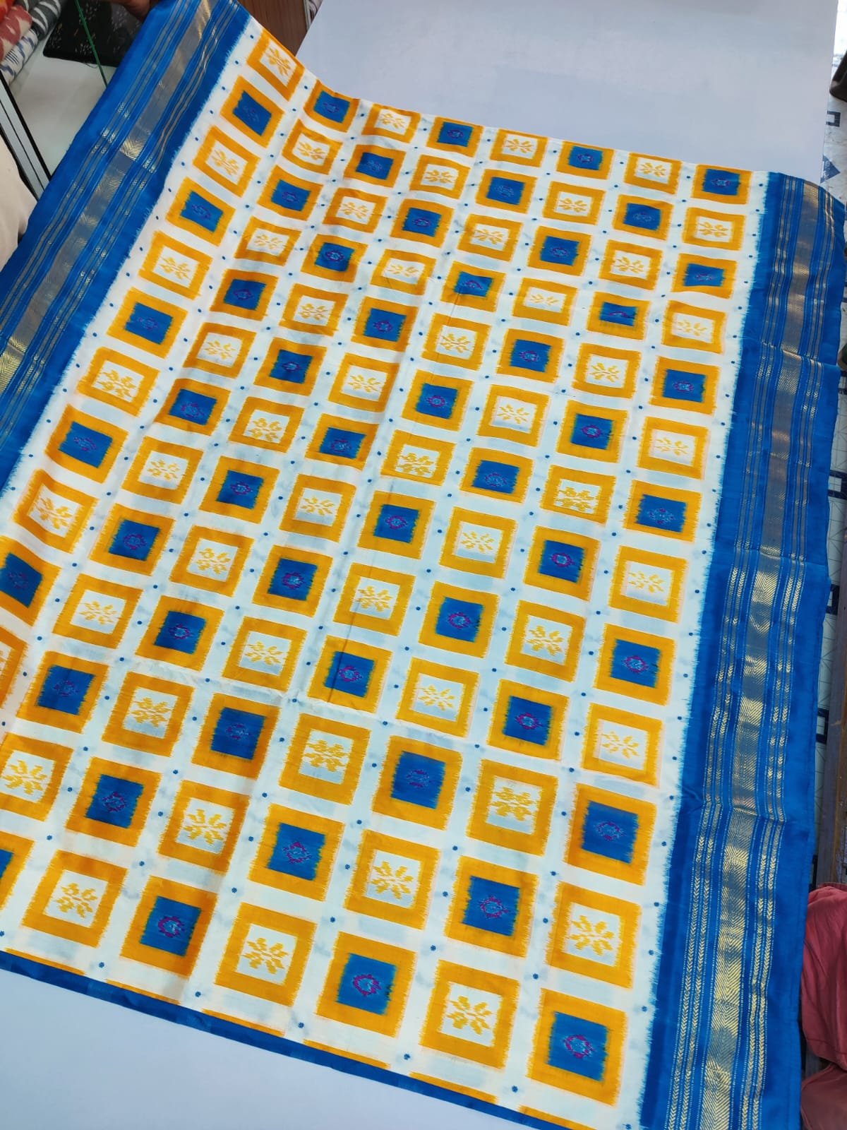 Designer Ikat - PDLSY26-IDSSIZDDC-02 - fullscreen view 3