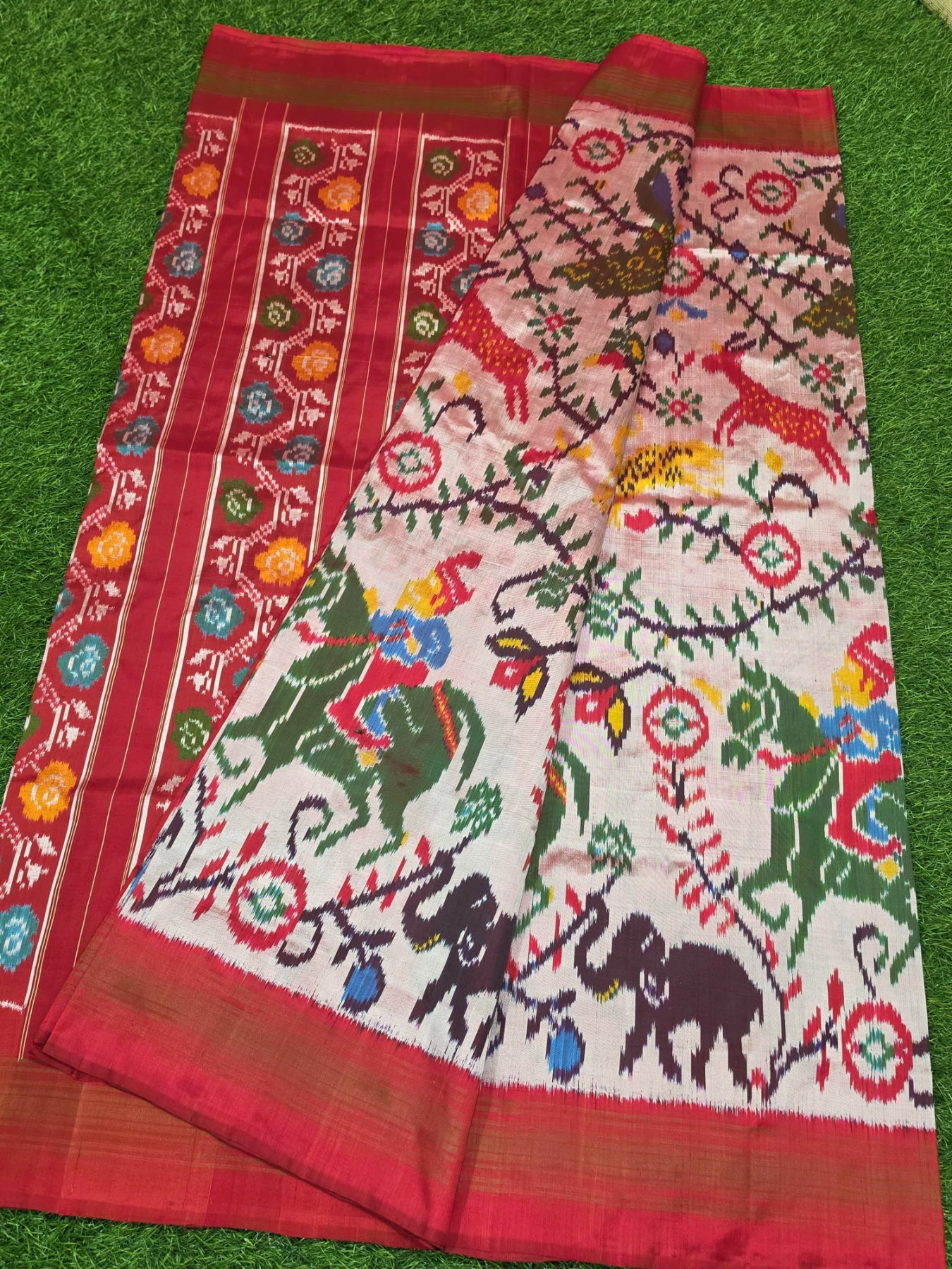 Designer Ikat - PSTHN04-IDSSIISDD-01 - fullscreen view 2