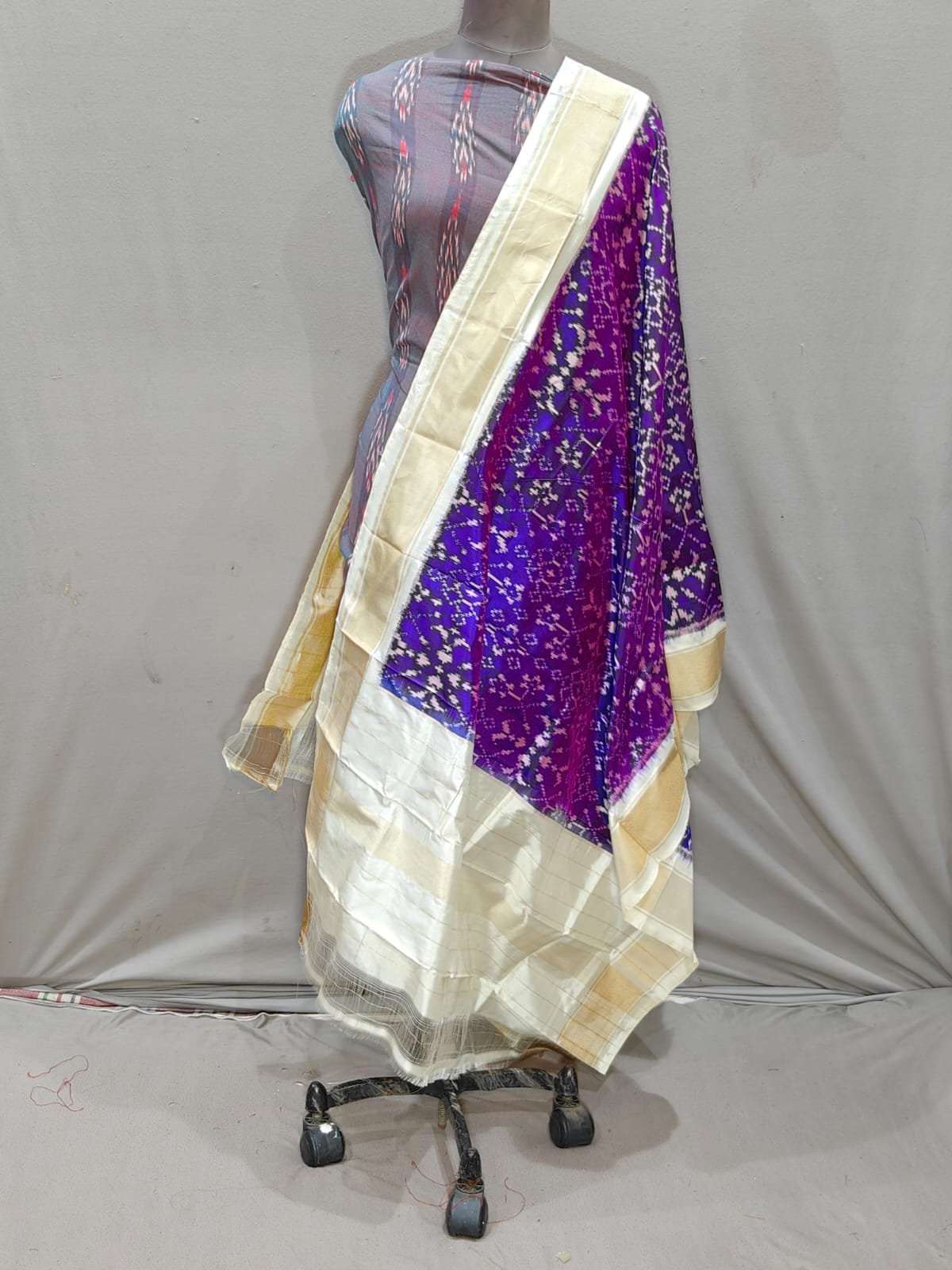 Ikat Dupatta - PGMRL26-ISDPCEZDC-05