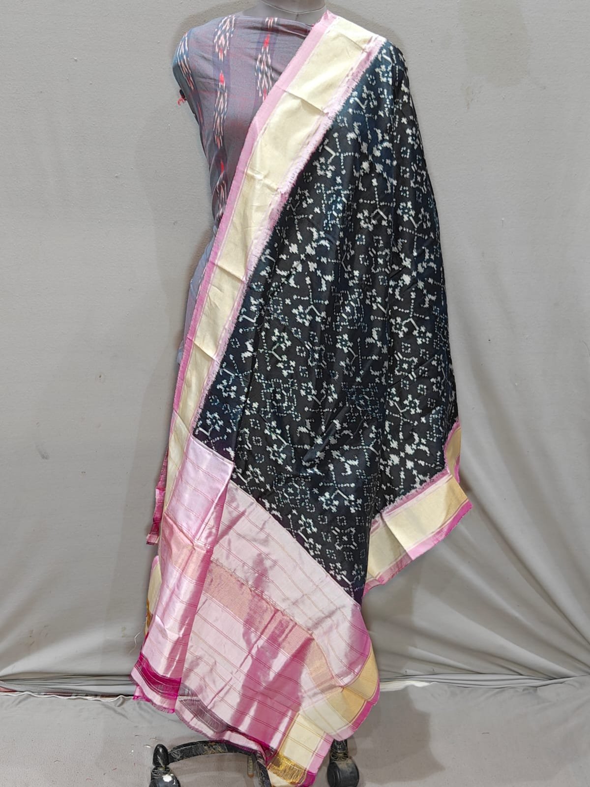 Ikat Dupatta - PGMRL26-ISDPCEZDC-06