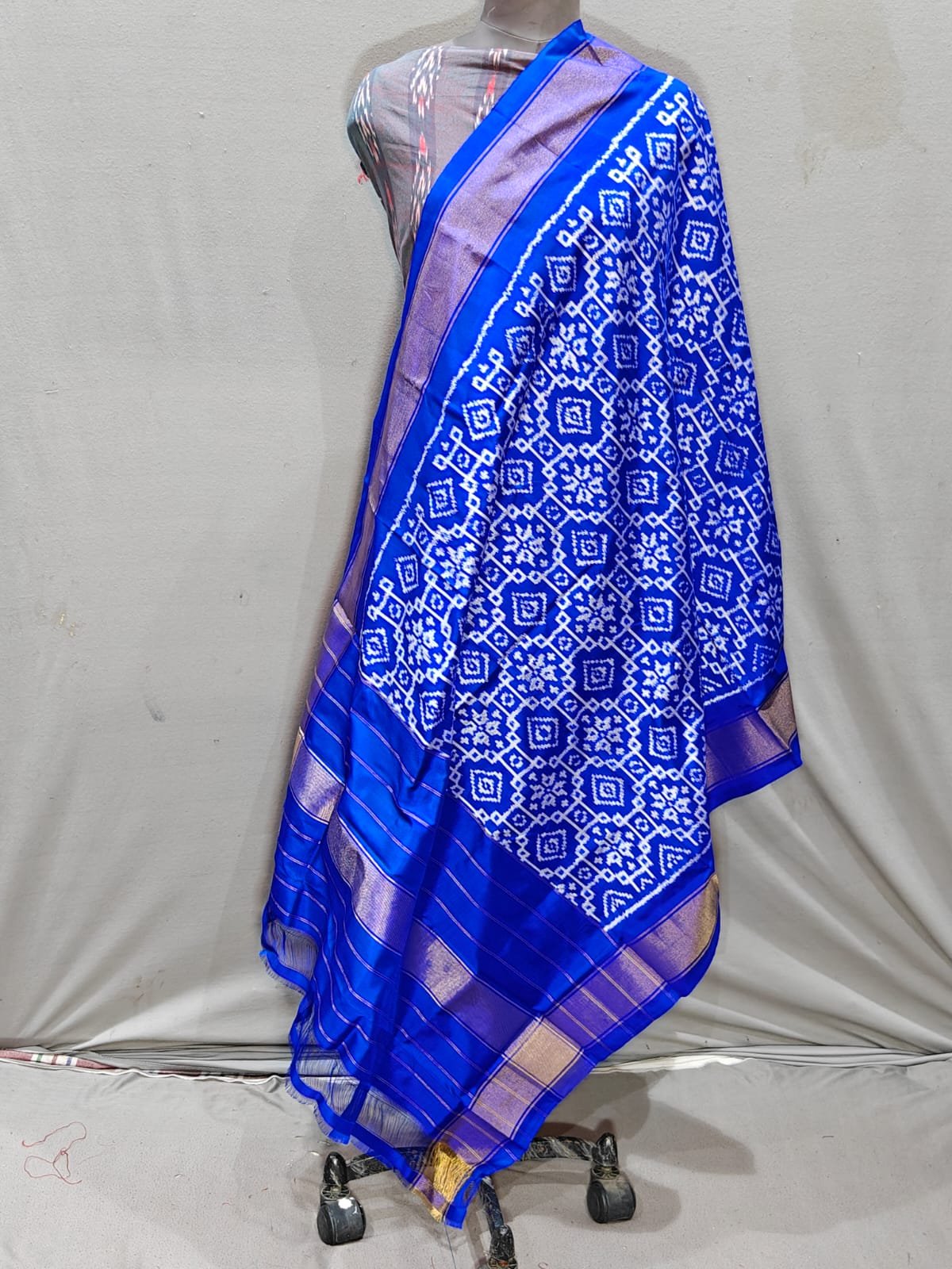 Ikat Dupatta - PGMRL26-ISDPCEZDC-11