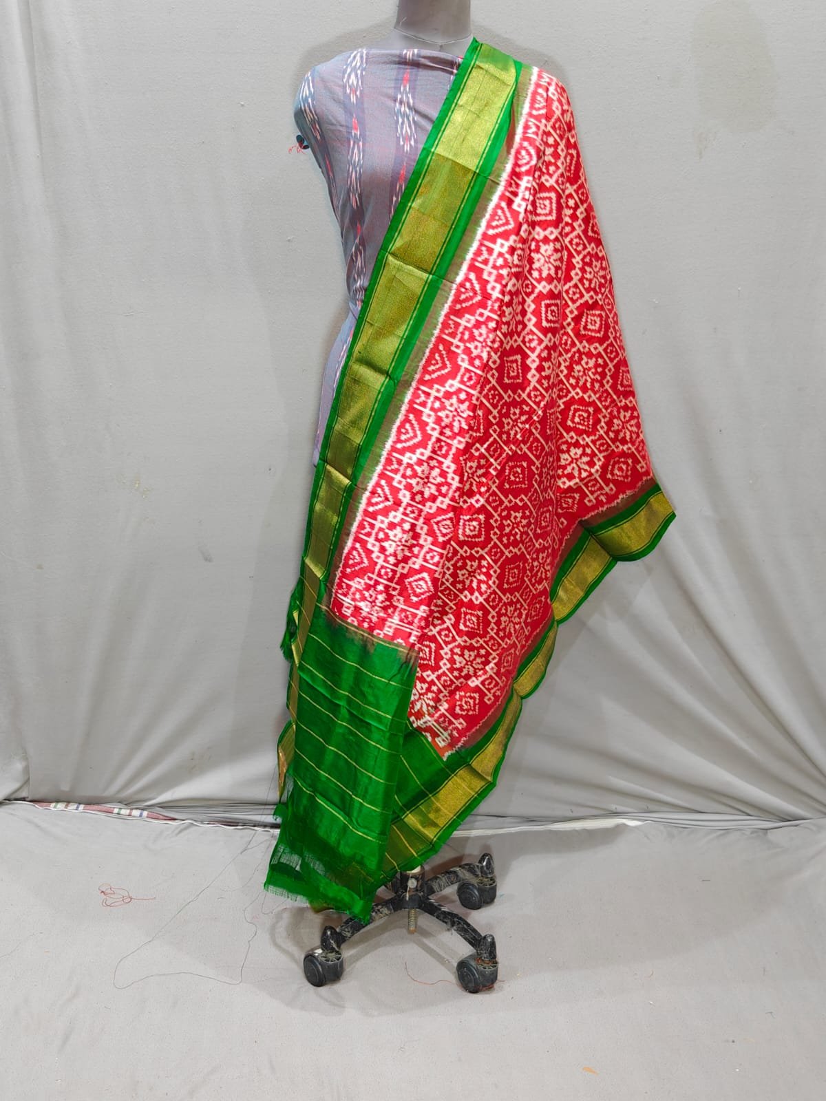 Ikat Dupatta - PGMRL26-ISDPCEZDC-13