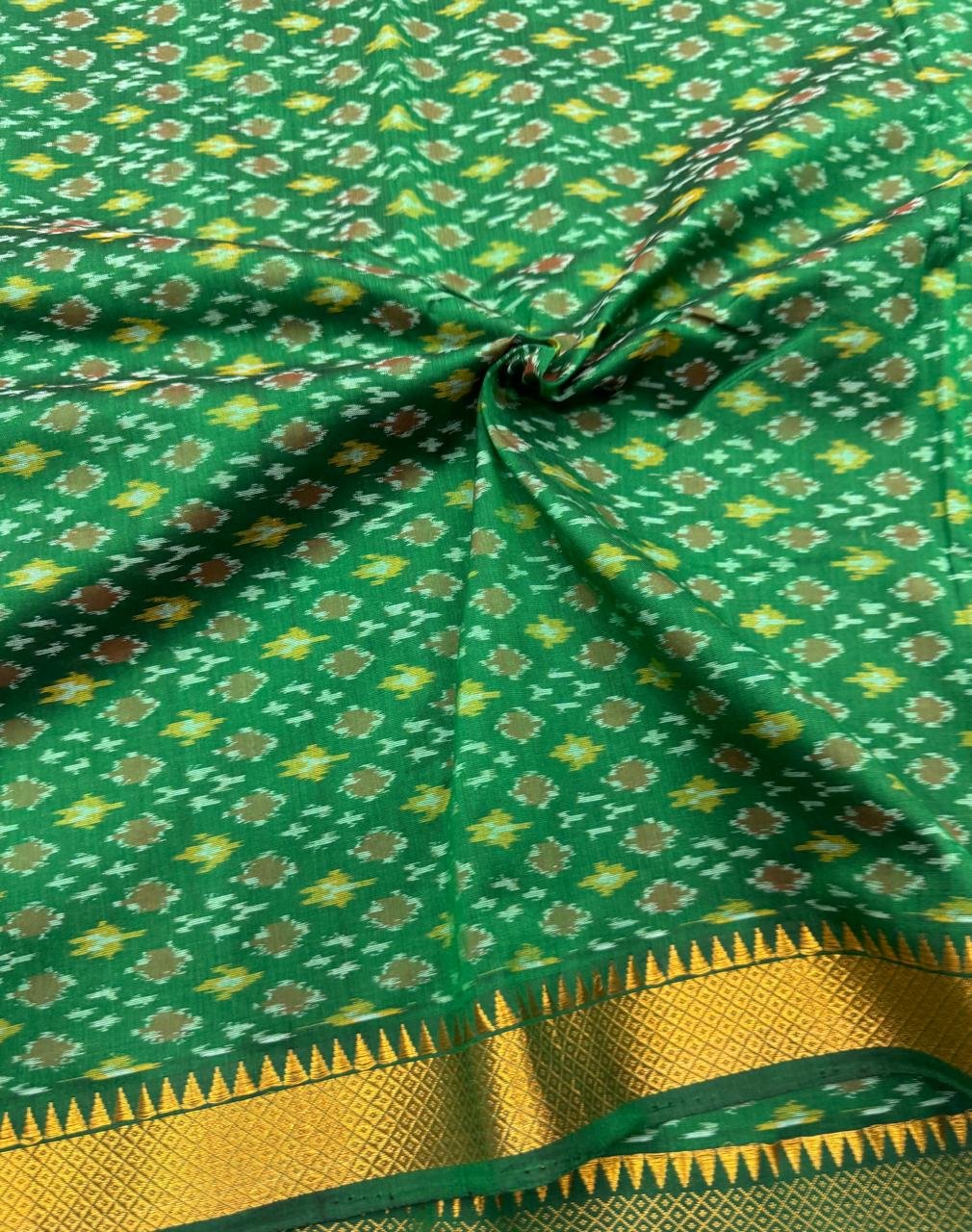 Ikat Fabric - PSDHG11-ISCFCDBSC-18