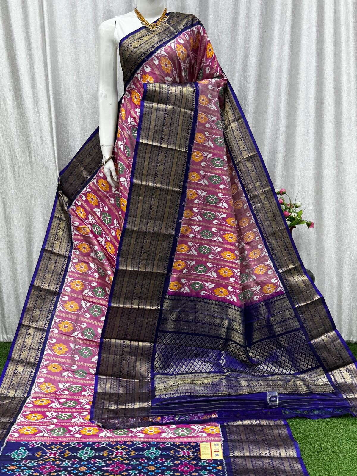 Kanchi Border Ikat - PASKN19-KBRPIXSCD-01