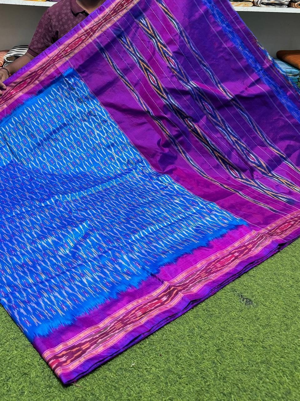 Lightweight Ikat Silk - PSRGG18-LSNBCSSDC-01