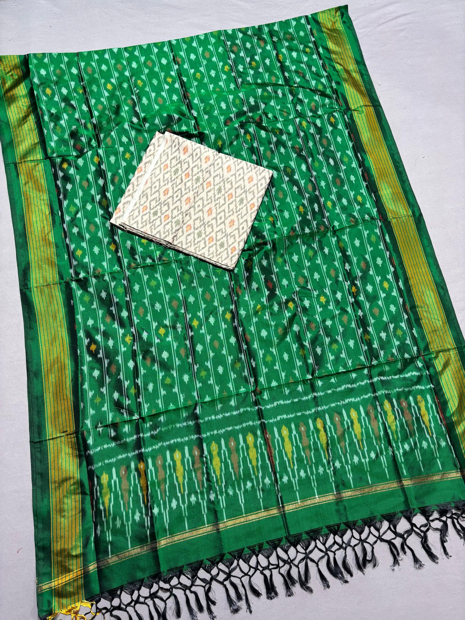 Salwar Set - PSSIO16-SDSTCFICD-11
